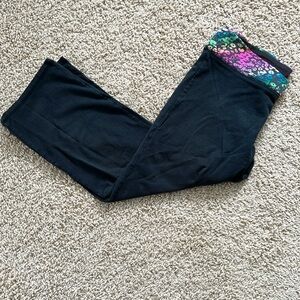 PINK Crop Yoga Pants, Rainbow Leopard